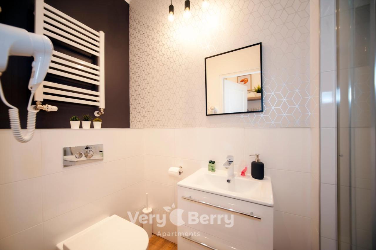 Very Berry - Glogowska 35A - Mtp Apartments - Self Check In 24H Познань Екстер'єр фото